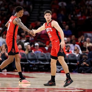 好博体育竞猜-不容易！火箭3D锋线新星终于打出了一场攻守兼备的全能型比赛？